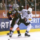 Revenus de loin cette saison, Dave Sutter et Fribourg-Gottéron retrouveront Berne et Victor Ejdsell dès vendredi en quarts de finale des playoffs.